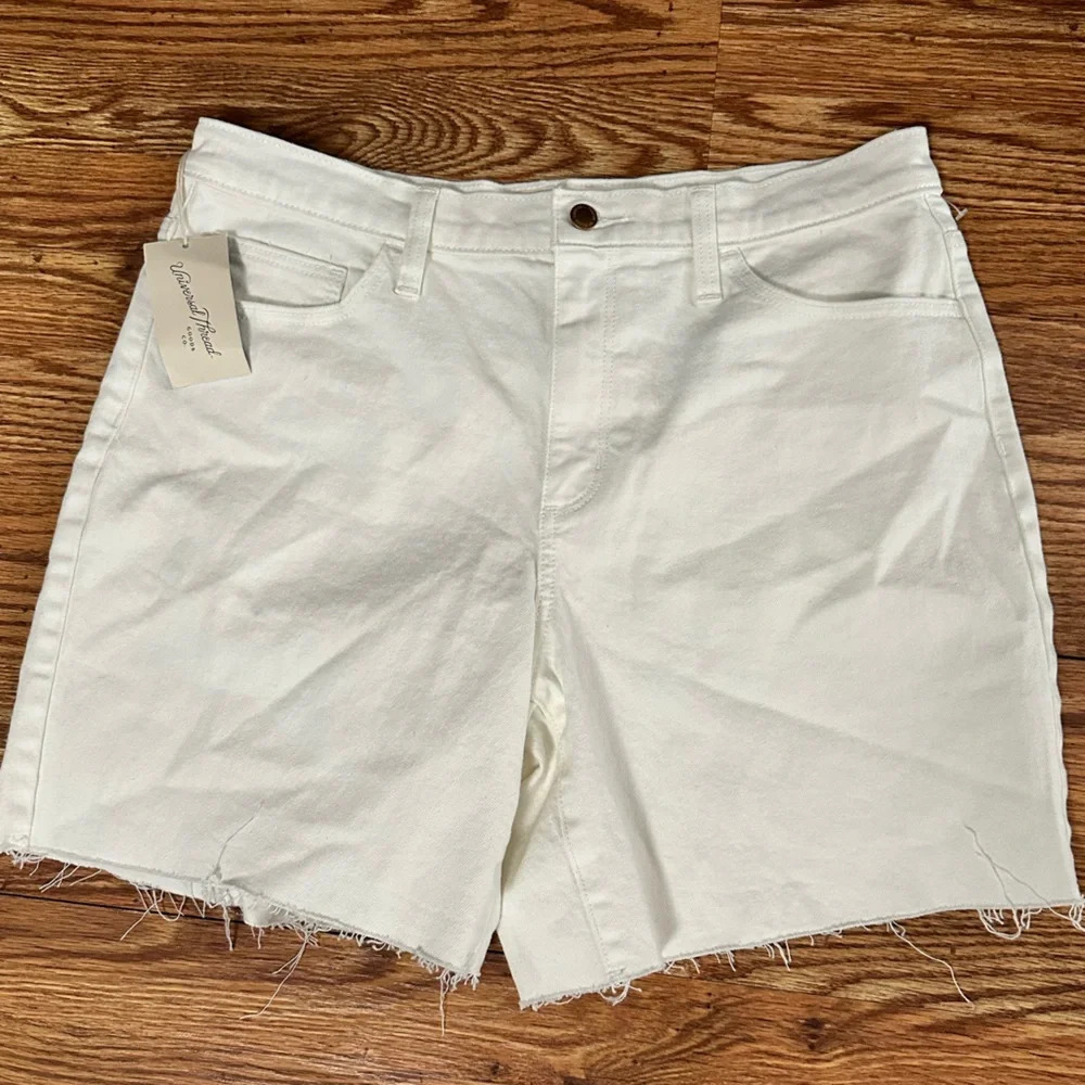 NWT Universal Thread White Denim Shorts, 12